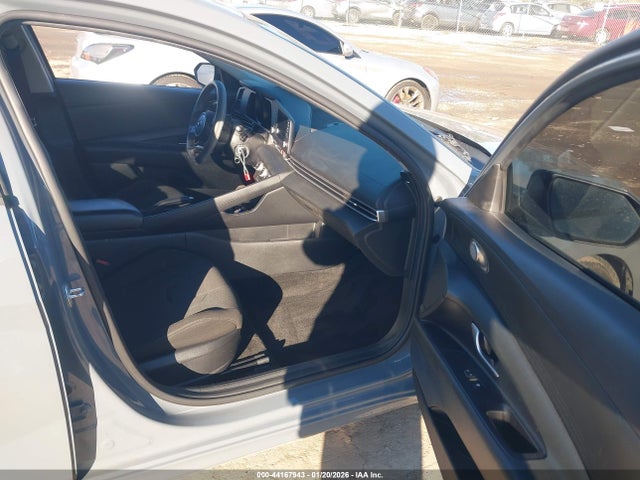 KMHLL4AG6MU144377 Hyundai ELANTRA SE