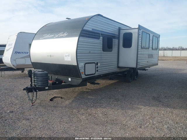 5ZT2SKRBXS9014679 Forest River Silver Lake Towable
