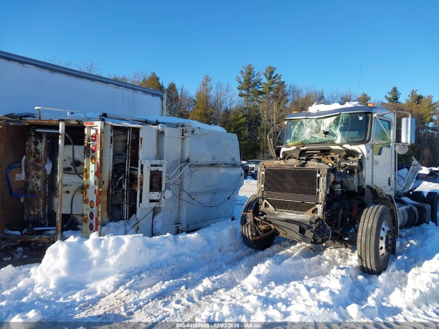 2NKHHM6X5GM497789 Kenworth Construction T270