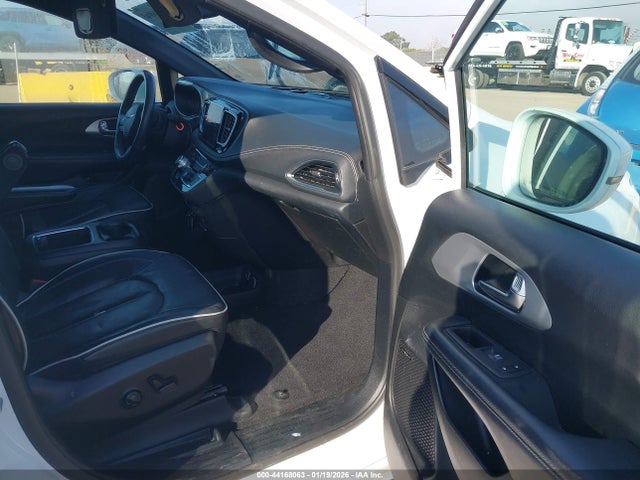 2020 CHRYSLER PACIFICA HYBRID 2C4RC1N75LR257739 Photo 4