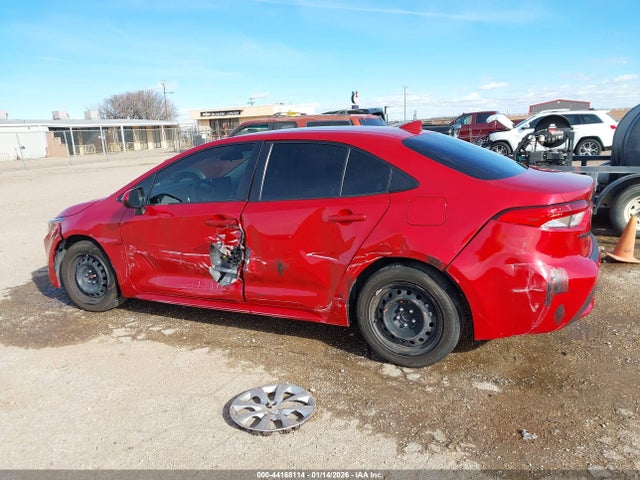 JTDEPMAE3MJ180755 Toyota COROLLA LE