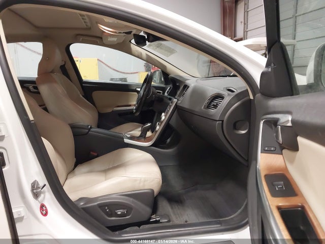 LYV402HM5HB144453 Volvo S60 Inscription T5 Platinum