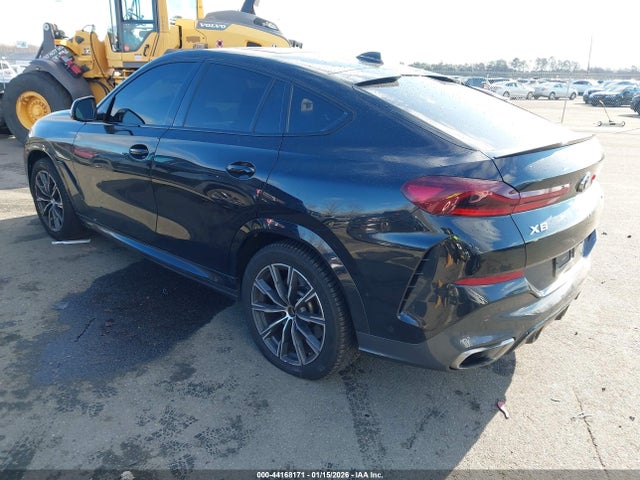 2021 BMW X6 5UXCY6C03M9E62687 Photo 2