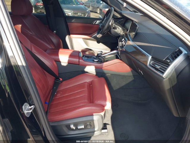 2021 BMW X6 5UXCY6C03M9E62687 Photo 4
