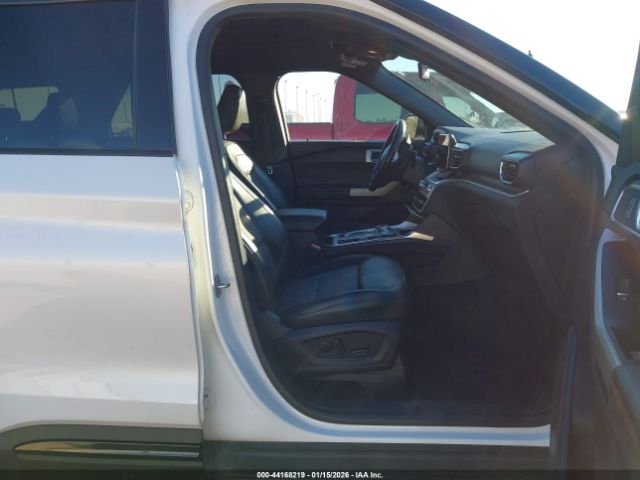 2022 FORD EXPLORER 1FMSK8JH4NGB12736 Photo 4