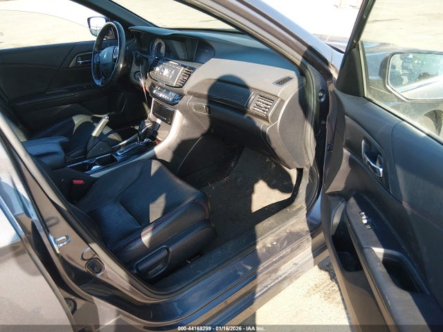 1HGCR2F1XHA033772 Honda Accord Sport Se