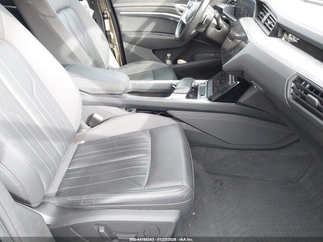 WA1AAAGE7MB009386 Audi E-tron Premium Quattro