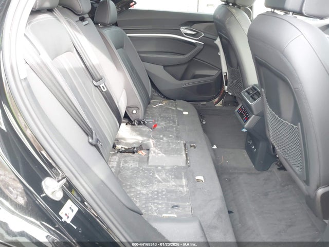 WA1AAAGE7MB009386 Audi E-tron Premium Quattro
