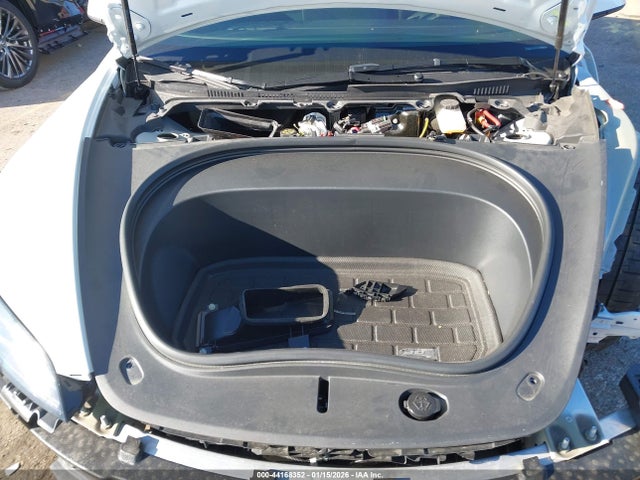 2024 TESLA MODEL 3 5YJ3E1ET0RF862785 Photo 9