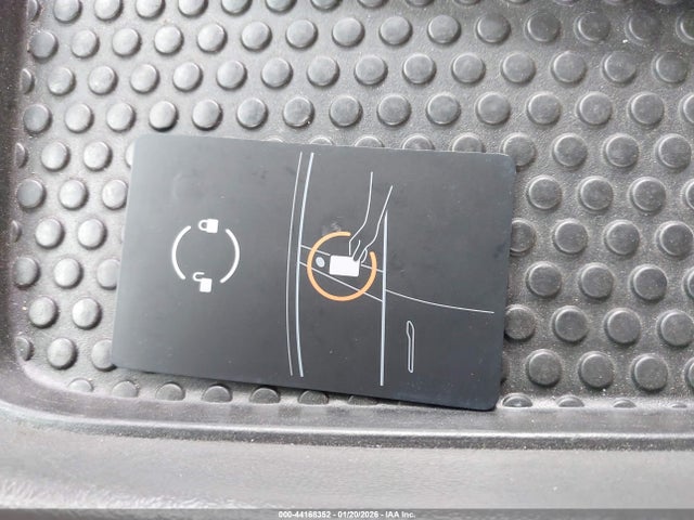 2024 TESLA MODEL 3 5YJ3E1ET0RF862785 Photo 10