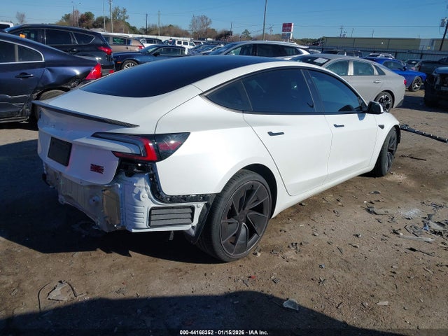 2024 TESLA MODEL 3 5YJ3E1ET0RF862785 Photo 3