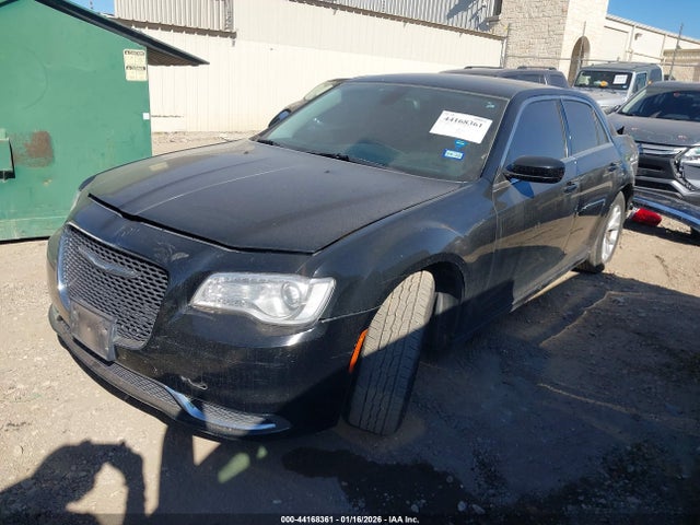 2015 Chrysler 300 Limited მანქანა იყიდება აუქციონზე, vin: 2C3CCAAG1FH818125, აუქციონის ნომერი: 44168361