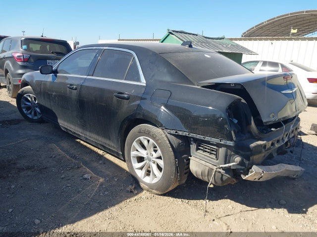 2015 Chrysler 300 Limited მანქანა იყიდება აუქციონზე, vin: 2C3CCAAG1FH818125, აუქციონის ნომერი: 44168361