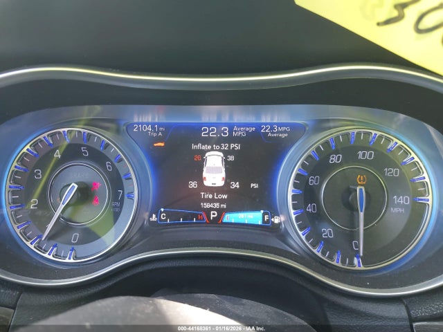 2015 Chrysler 300 Limited მანქანა იყიდება აუქციონზე, vin: 2C3CCAAG1FH818125, აუქციონის ნომერი: 44168361