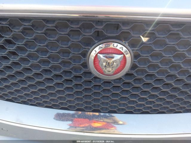 2017 JAGUAR F-PACE SADCK2BN2HA493119 Photo 5