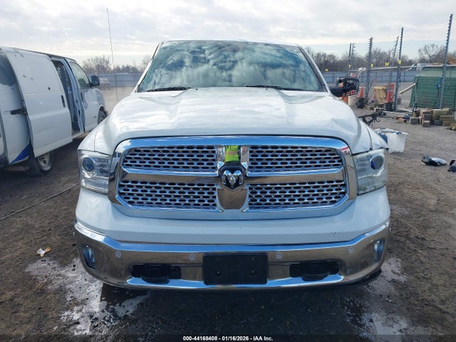 44168408 :رقم المزاد ، 1C6RR7NTXJS214158 vin ، 2018 Ram 1500 Laramie  4x4 5'7 Box مزاد بيع