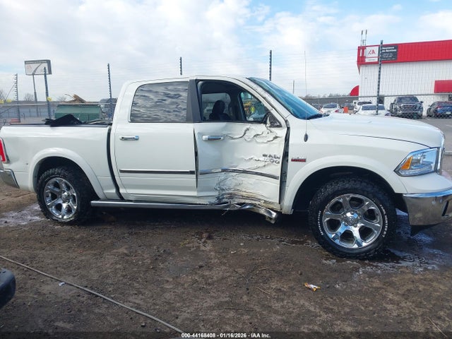 44168408 :رقم المزاد ، 1C6RR7NTXJS214158 vin ، 2018 Ram 1500 Laramie  4x4 5'7 Box مزاد بيع
