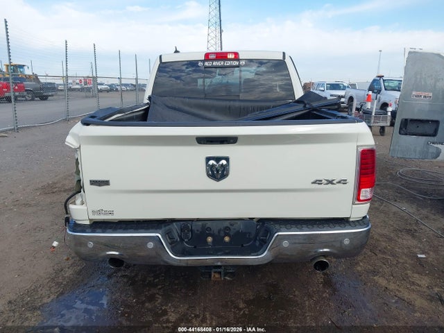 44168408 :رقم المزاد ، 1C6RR7NTXJS214158 vin ، 2018 Ram 1500 Laramie  4x4 5'7 Box مزاد بيع