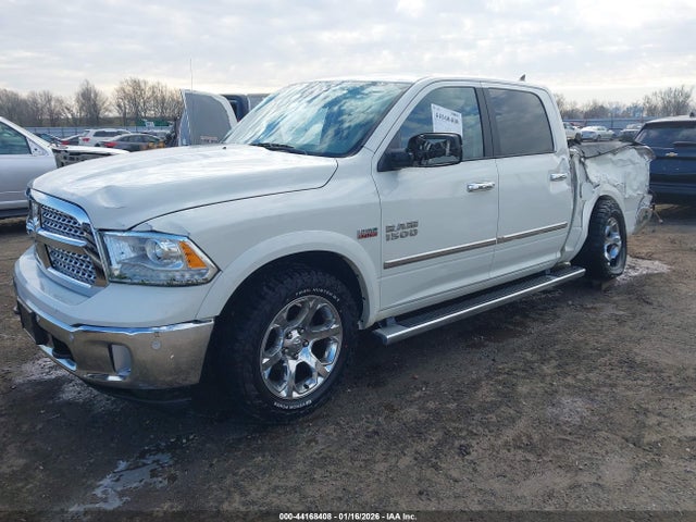 44168408 :رقم المزاد ، 1C6RR7NTXJS214158 vin ، 2018 Ram 1500 Laramie  4x4 5'7 Box مزاد بيع