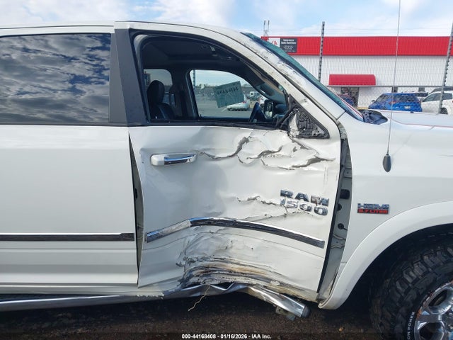 44168408 :رقم المزاد ، 1C6RR7NTXJS214158 vin ، 2018 Ram 1500 Laramie  4x4 5'7 Box مزاد بيع