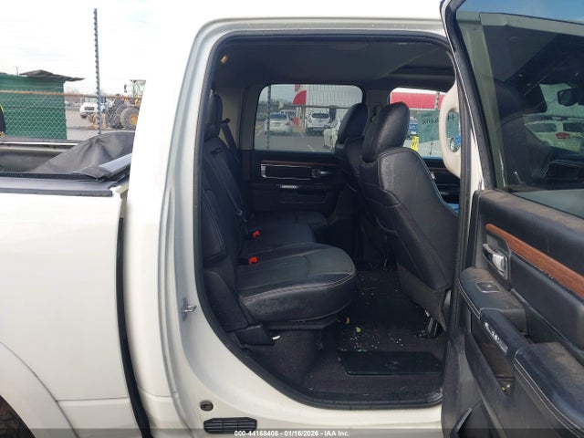 44168408 :رقم المزاد ، 1C6RR7NTXJS214158 vin ، 2018 Ram 1500 Laramie  4x4 5'7 Box مزاد بيع