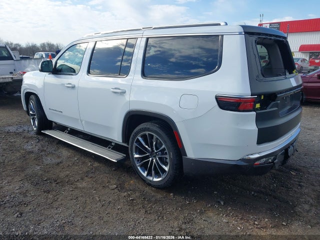 2022 JEEP WAGONEER 1C4SJVDT2NS108879 Photo 2