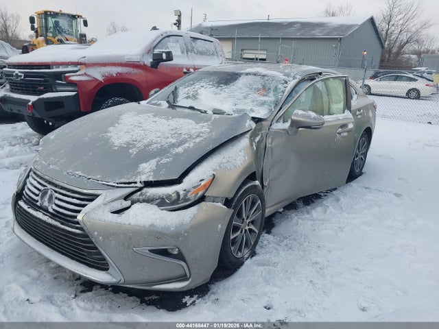 44168447 :رقم المزاد ، JTHBW1GG8H2141977 vin ، 2017 Lexus Es 300h مزاد بيع