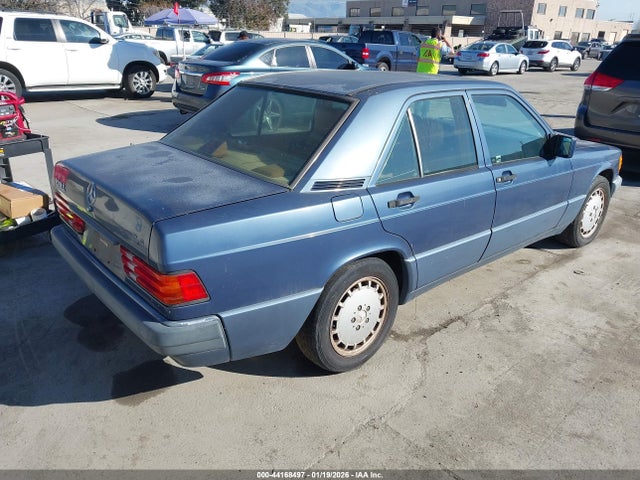 1993 MERCEDES-BENZ 190 WDBDA29D0PG065818 Photo 3
