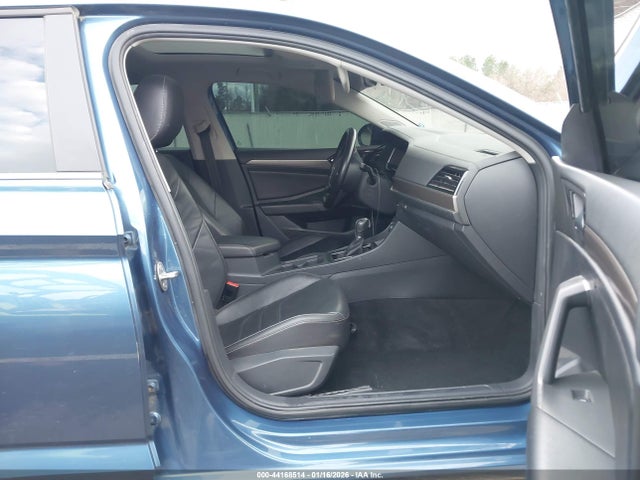 3VWG57BU3KM008230 Volkswagen Jetta 1.4t Sel Premium