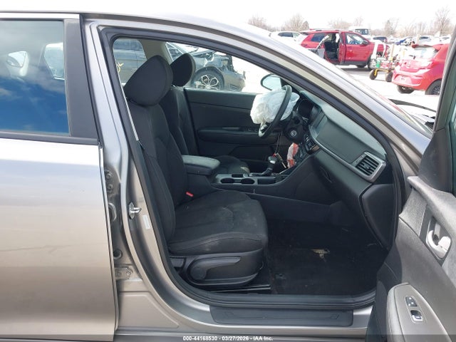 5XXGT4L31JG182794 KIA Optima Lx