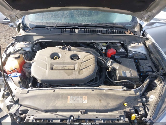 3FA6P0H97FR105979 Ford FUSION SE