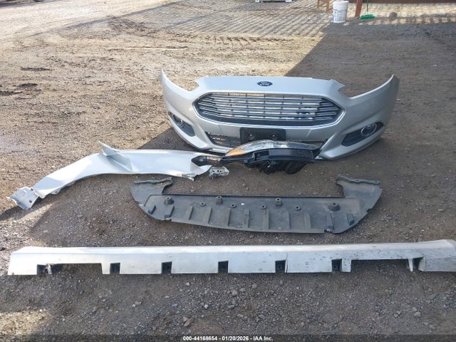 3FA6P0H97FR105979 Ford FUSION SE