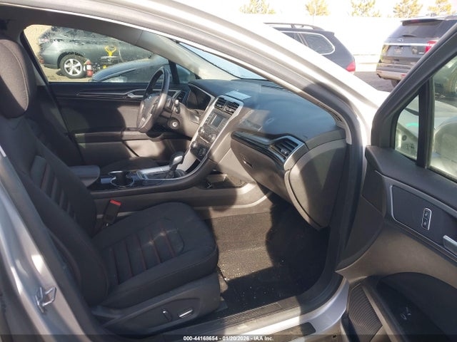 3FA6P0H97FR105979 Ford FUSION SE
