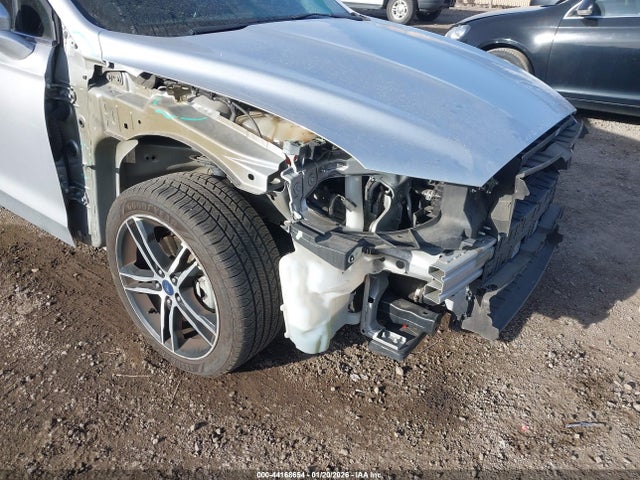 3FA6P0H97FR105979 Ford FUSION SE