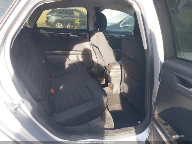 3FA6P0H97FR105979 Ford FUSION SE