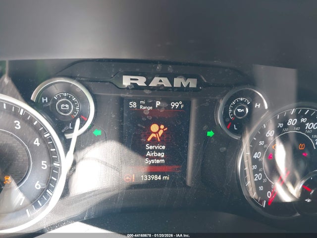1C6RREFT3MN501766 RAM 1500 Big Horn 4x2 5&#039;7 Box