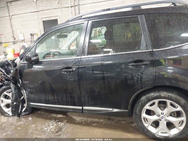 44168690 :رقم المزاد ، JF2SJAWC2HH809995 vin ، 2017 Subaru Forester 2.5i Touring مزاد بيع