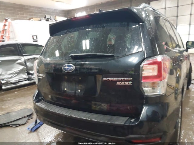 44168690 :رقم المزاد ، JF2SJAWC2HH809995 vin ، 2017 Subaru Forester 2.5i Touring مزاد بيع
