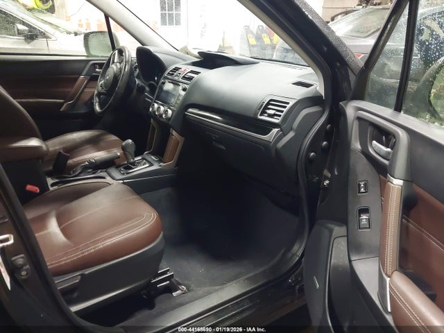 44168690 :رقم المزاد ، JF2SJAWC2HH809995 vin ، 2017 Subaru Forester 2.5i Touring مزاد بيع