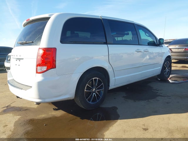 2C4RDGBG0FR642585 Dodge Grand Caravan Se Plus