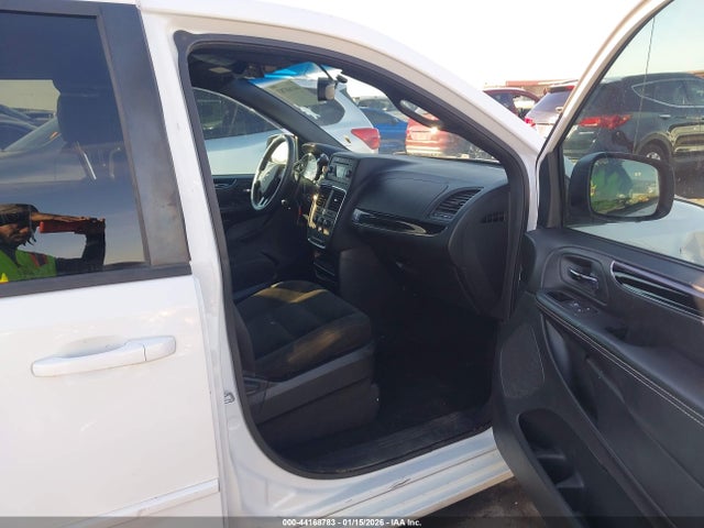 2C4RDGBG0FR642585 Dodge Grand Caravan Se Plus