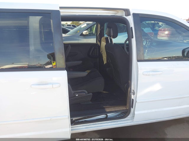 2C4RDGBG0FR642585 Dodge Grand Caravan Se Plus