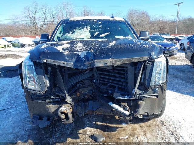 44168798 :رقم المزاد ، 1GYS4BKJ8HR378471 vin ، 2017 Cadillac Escalade Luxury مزاد بيع