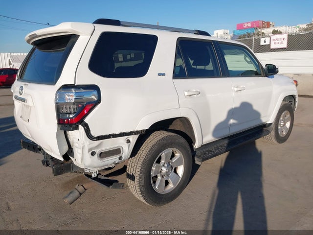 2020 TOYOTA 4RUNNER JTEZU5JR7L5214086 Photo 3
