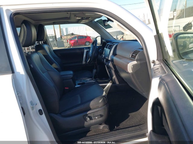 2020 TOYOTA 4RUNNER JTEZU5JR7L5214086 Photo 4