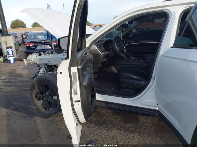 2022 JEEP GRAND CHEROKEE 1C4RJGBG7N8567581 Photo 4