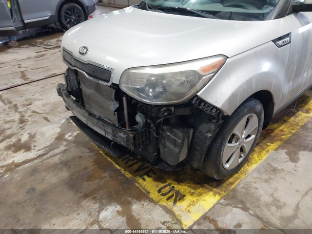KNDJN2A25F7804618 KIA Soul