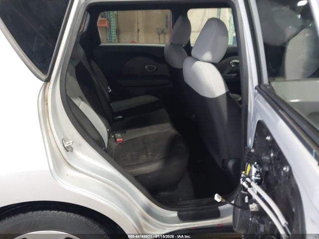 KNDJN2A25F7804618 KIA Soul