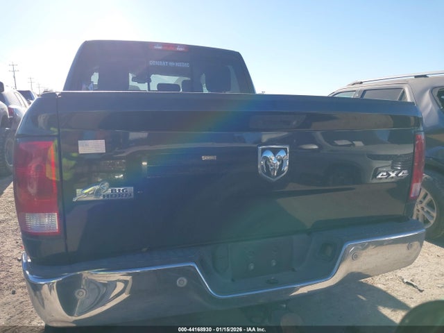 44168930 :رقم المزاد ، 3C6RR7LG3JG264915 vin ، 2018 Ram 1500 مزاد بيع
