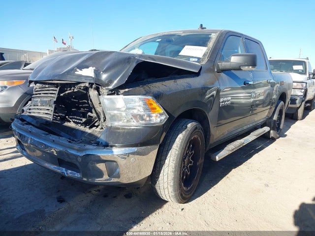 2018 RAM 1500 3C6RR7LG3JG264915 Photo 1